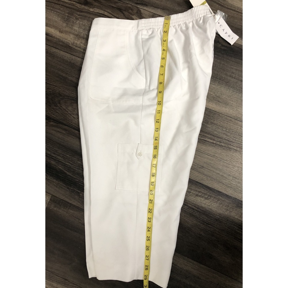 Women's Alfred Dunner Cropped Pants Acapolco White Cargo Pocket NWTs 14P - Picture 5 of 6